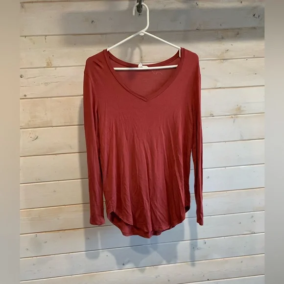 Pepper & Zoe | Raspberry Classic Victoria Top - Picture 2 of 6